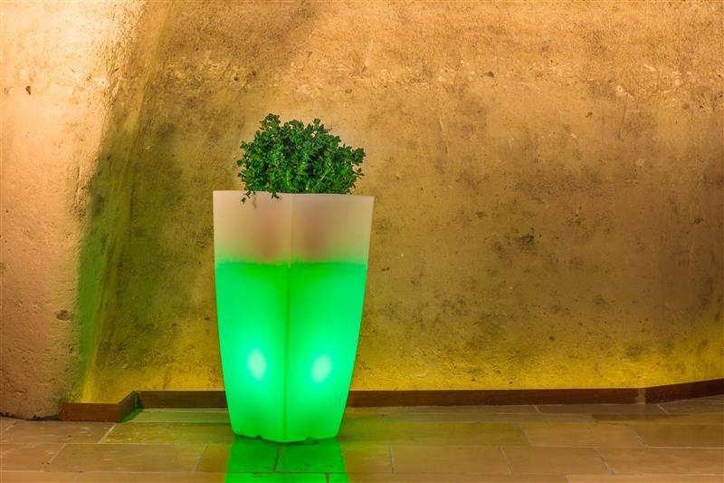 Leuchtvase STILO Viereckig cm 33 x 33  - H 70 cm Licht grün